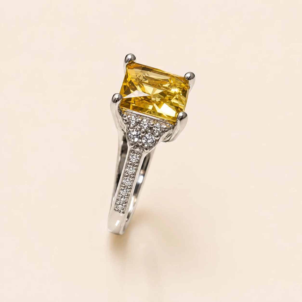 citrine 4.8ct, 18 t/t dress ring